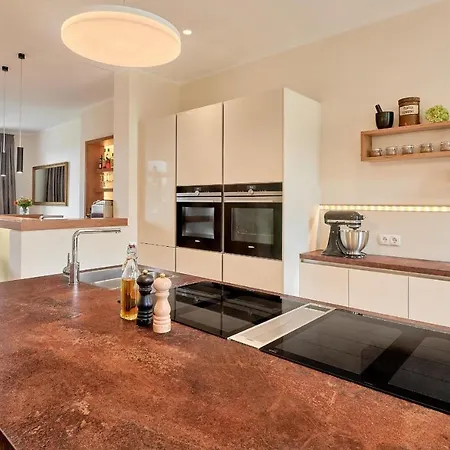 1899 - בית נופש